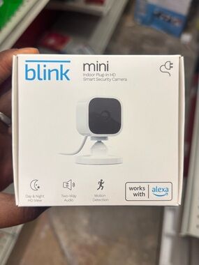 Blink Mini Indoor Plug-In HD Smart Security Camera - White